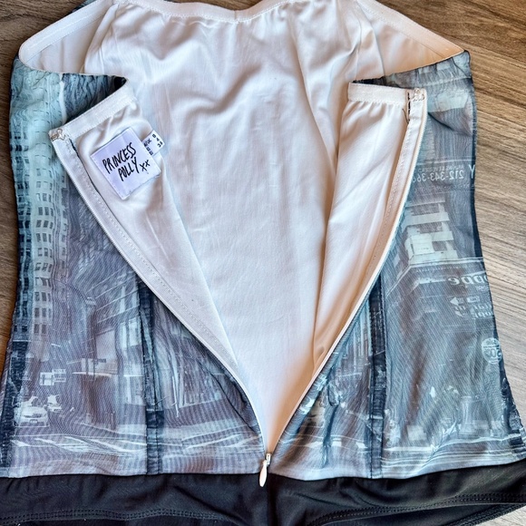 Princess Polly New York Corset Bodysuit Multi | Cityscape Print Bustier Size 4 - Picture 12 of 16